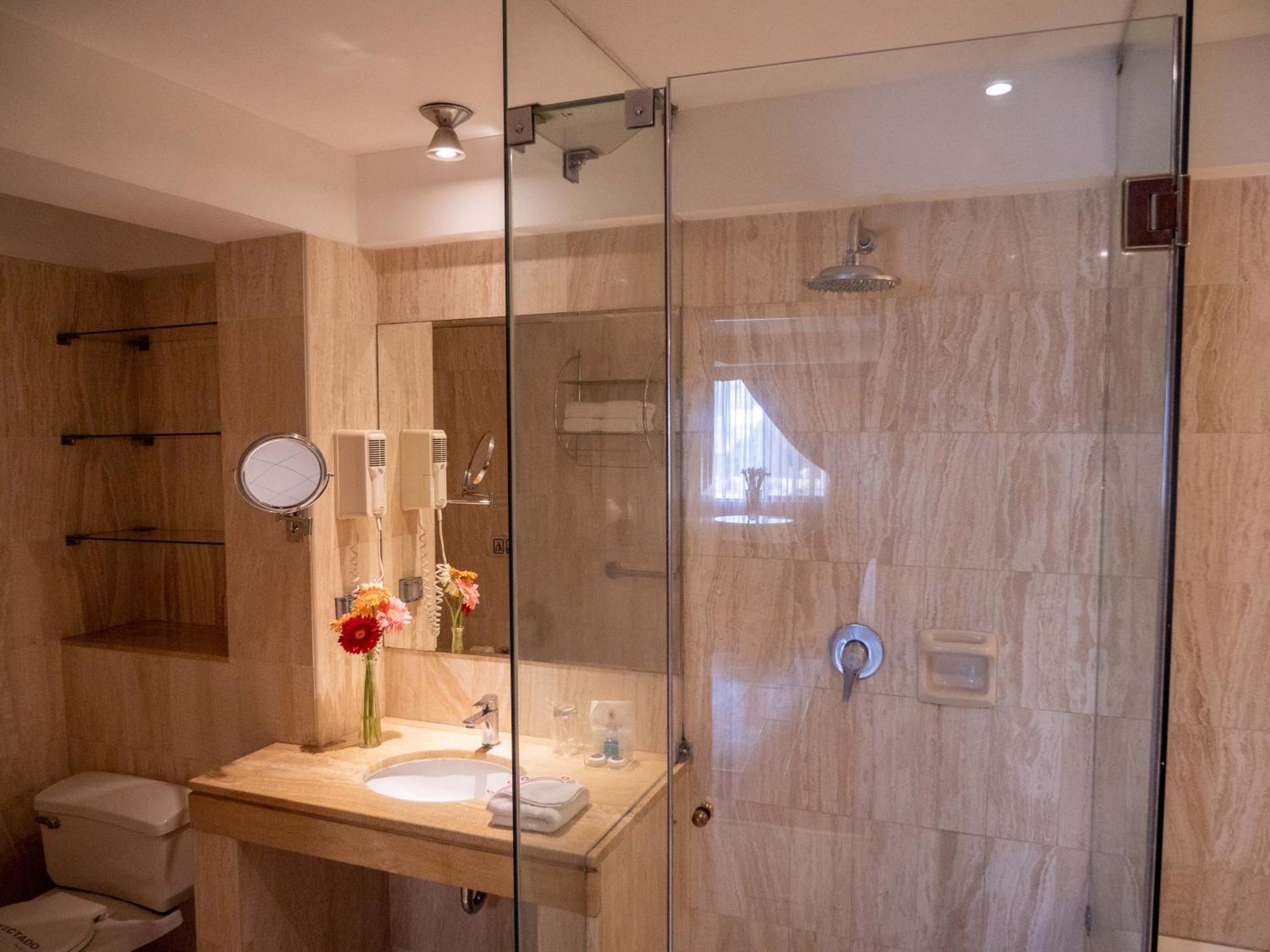 Britania San Borja Hotel 3*